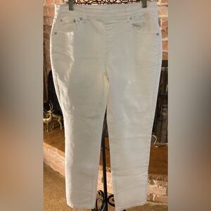 DG2 by Diane Gilman White Straight Leg Women's Jeans